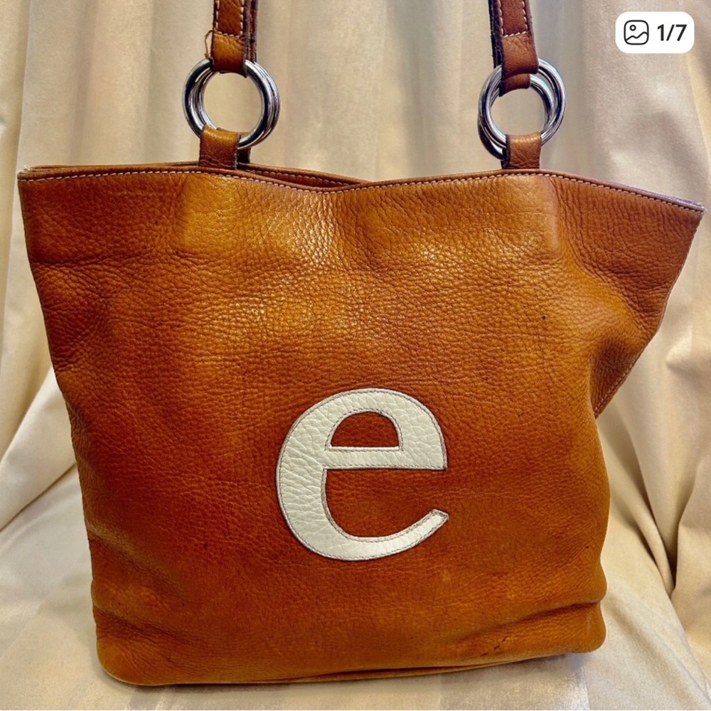 ❤️In search of❤️Roots Tan Leather Tote with “e”